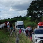 Motorista cai dentro da cratera na rodovia federal Br 262