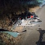 Motociclista fica em estado gravíssimo após colisão com caminhão na MG-111