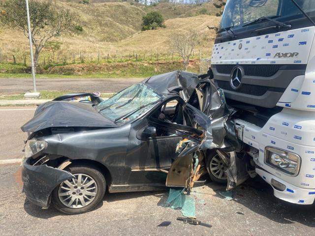 Homem é morto a facadas durante briga em distrito de Carangola