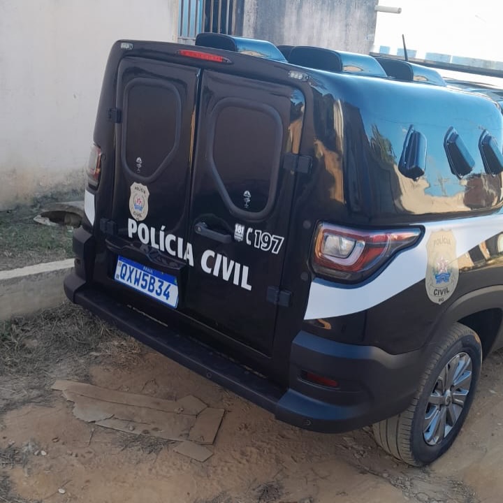 Motorista bate na parede da casa e quase “matam”todos de susto