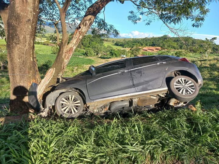 Acidente na rodovia federal BR 262 em Brejetuba deixam vários feridos